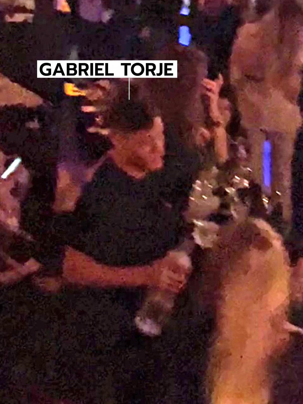 VIDEO. Cum l-am filmat pe fotbalistul Gabriel Torje la LOFT. A luat o sticlă de vodcă și, înconjurat de „bunăciuni”, a…