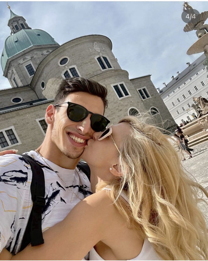 Andreea Bălan, ipostaze tandre alături de Victor Cornea
