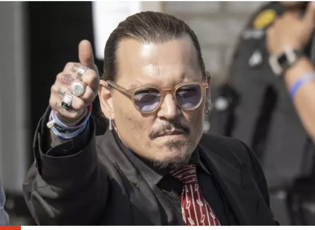 Johnny Deep gasit inconștient in hotel