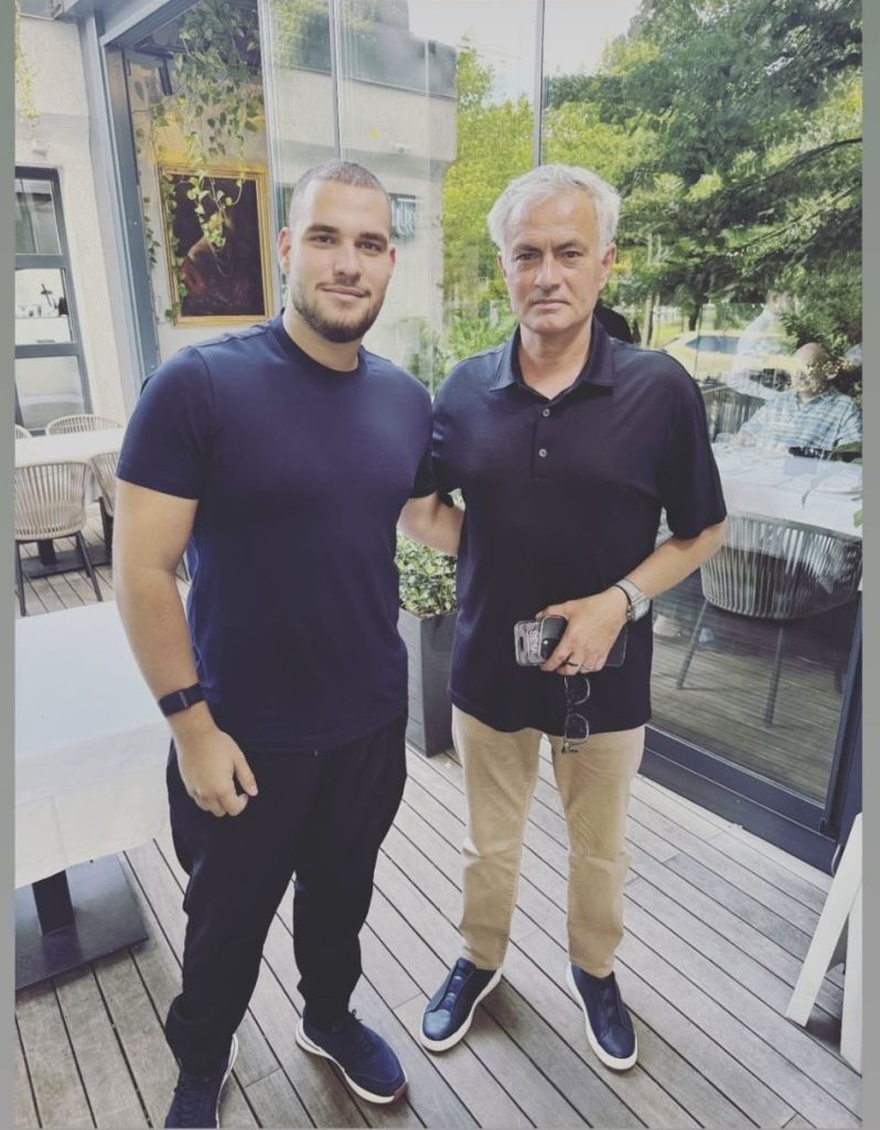 Jose Mourinho în România: Un moment special cu fotbaliști locali la restaurantul Bone