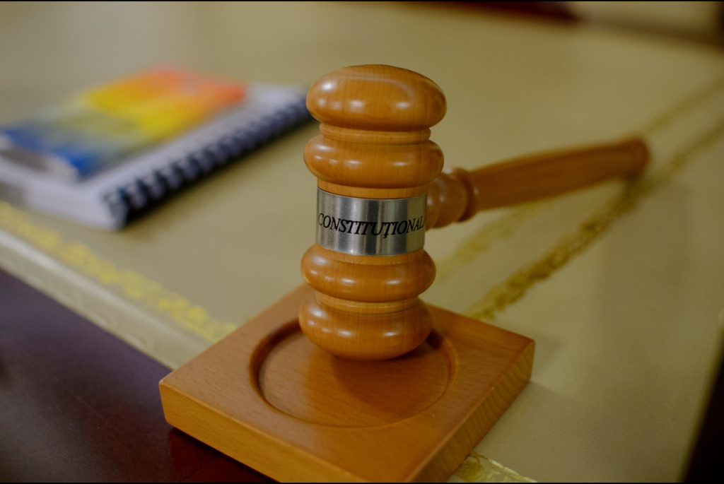 CCR anulează turul 1 al alegerilor prezidenţiale