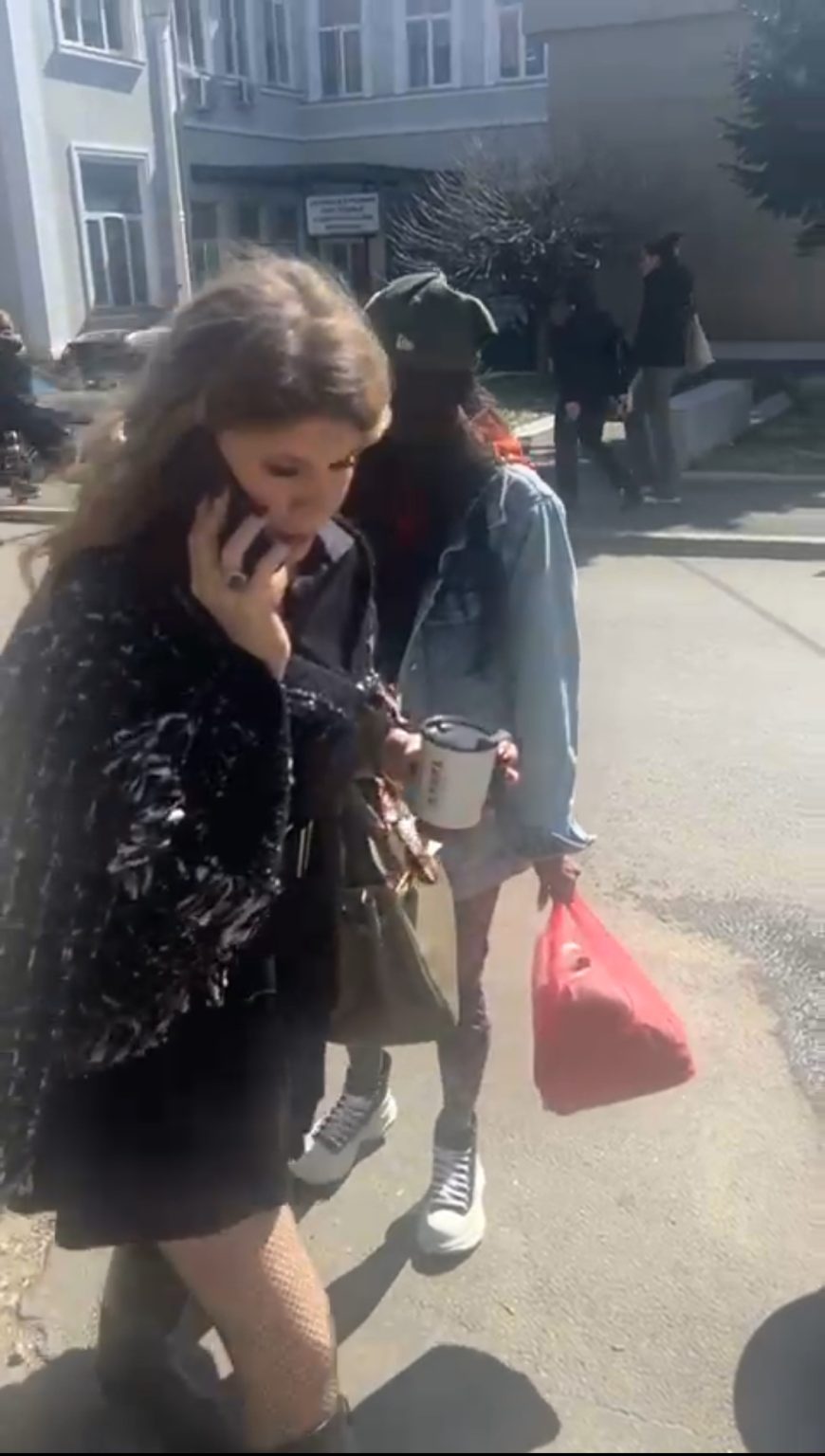 Diana Matei, surprinsă la Spitalul Militar! Pe cine a vizitat artista?