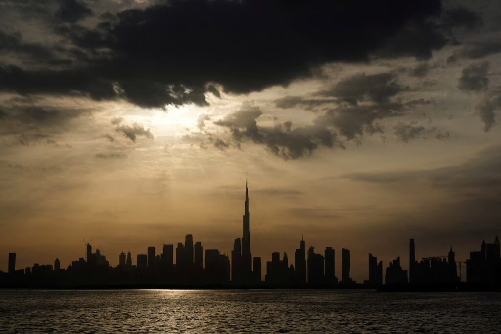 Piața imobiliară de lux din Dubai se clatină: scăderi abrupte și investitori în alertă pe fondul conflictului cu Iran