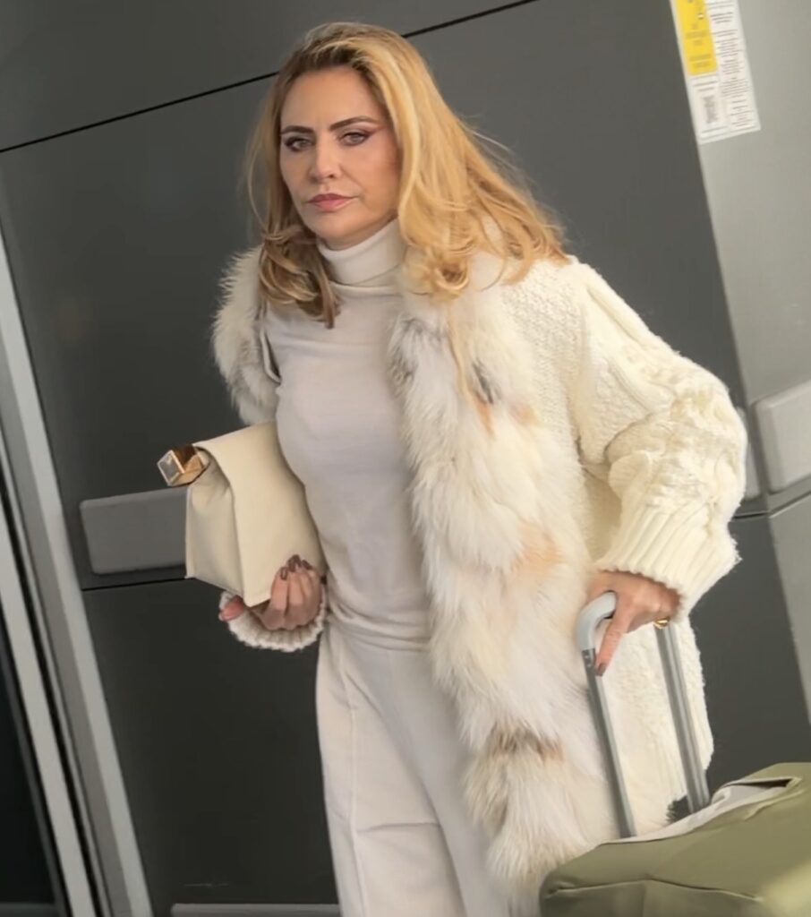 Adina Buzatu , una dintre singurele femei din România care se pricepe cel mai bine la bărbați