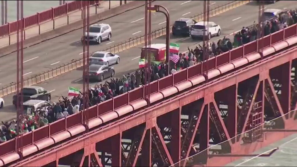 Lanțuri umane în Iran, după amenințările lui Donald Trump asupra infrastructurii energetice